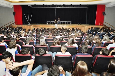 Teatro com o grupo Sempre Haverá Esperança