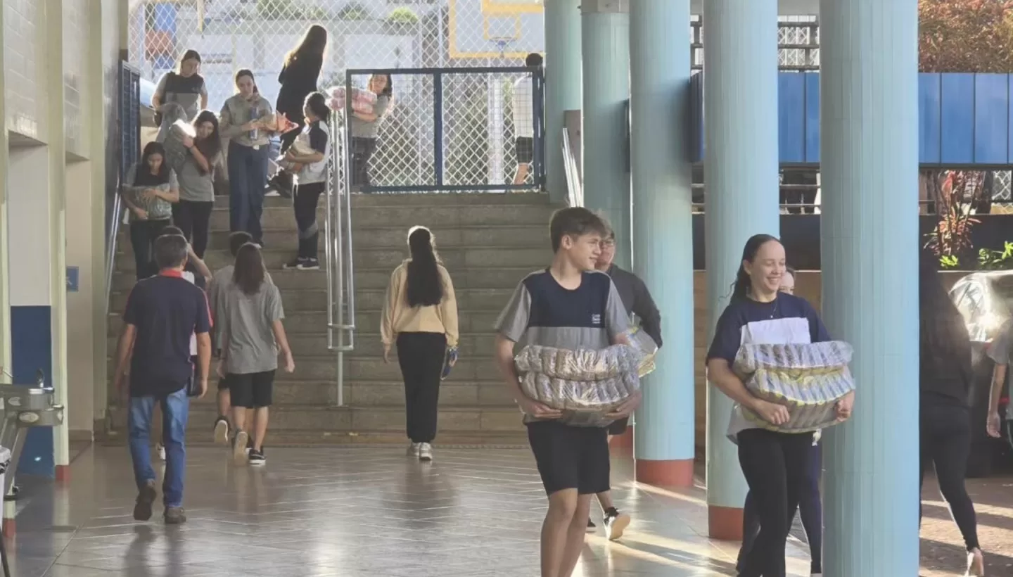 A alegria dos nossos alunos na arrecadação para a Campanha da Solidariedade