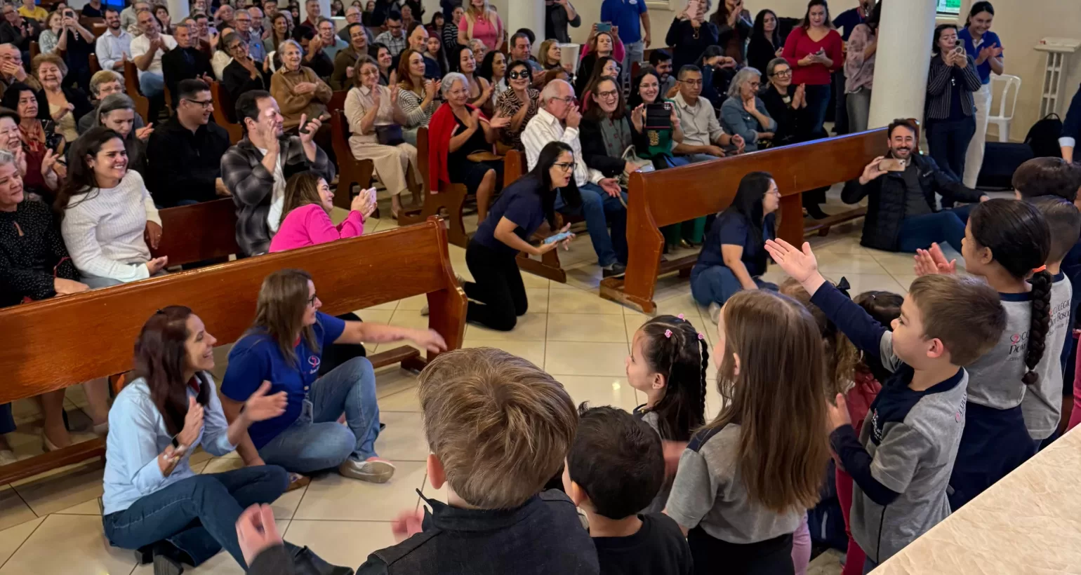 Amor que atravessa gerações: Colégio Dom Bosco celebra Dia dos Avós