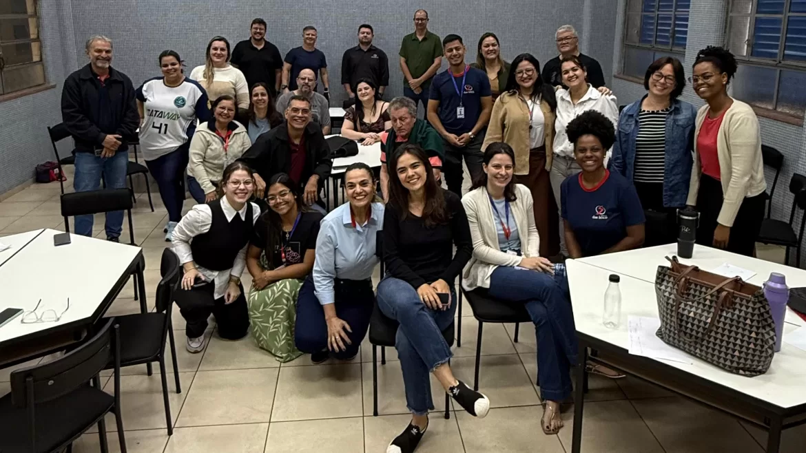 Formação com professores do Fundamental II e Ensino Médio discute Comunidades de Prática