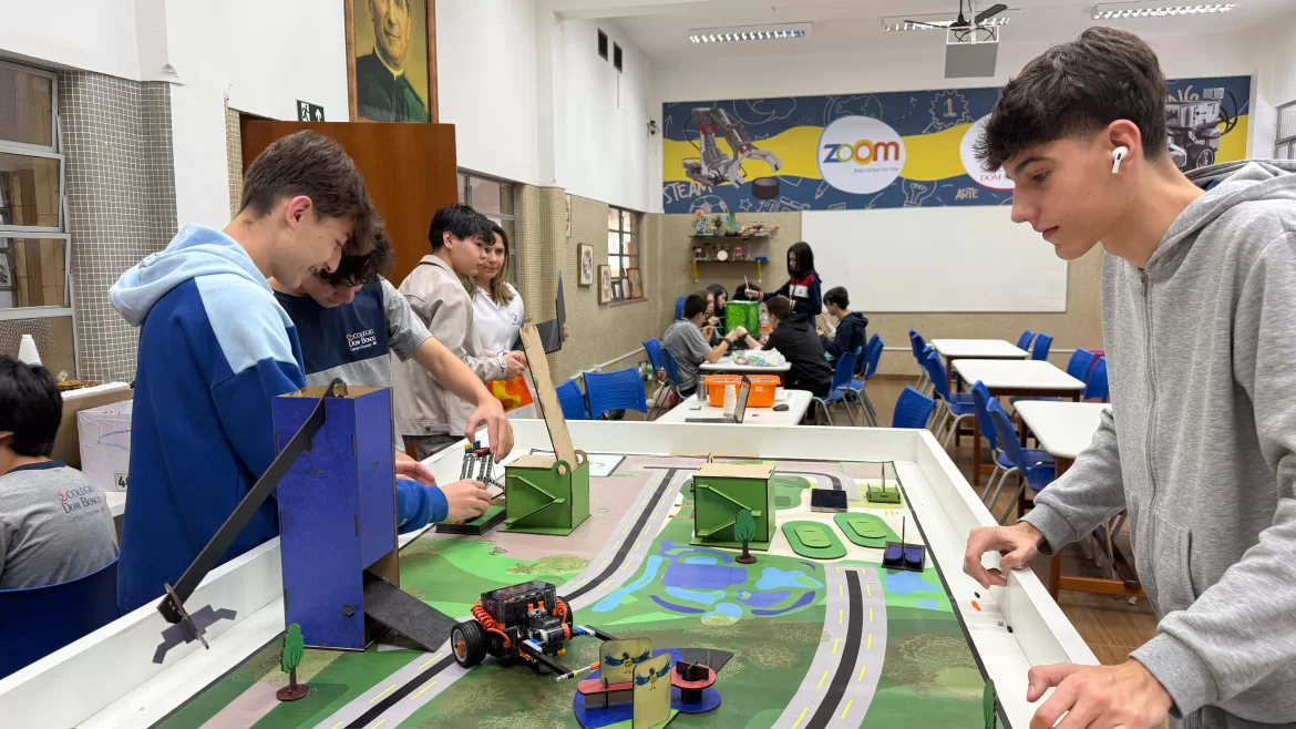 Robôs, ciência e criatividade: Colégio Dom Bosco realiza seletiva para o Torneio Regional de Robótica