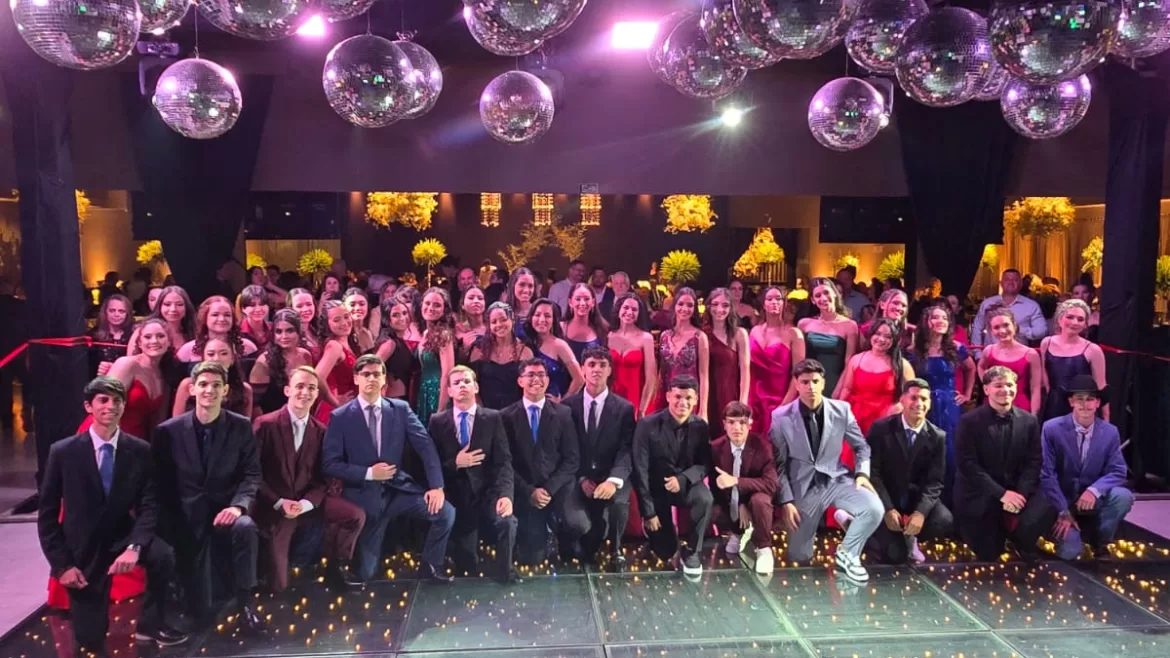 Uma semana de fé, celebração e conquistas: formaturas do 9º Ano e Ensino Médio