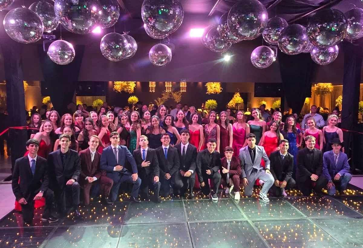 Uma semana de fé, celebração e conquistas: formaturas do 9º Ano e Ensino Médio